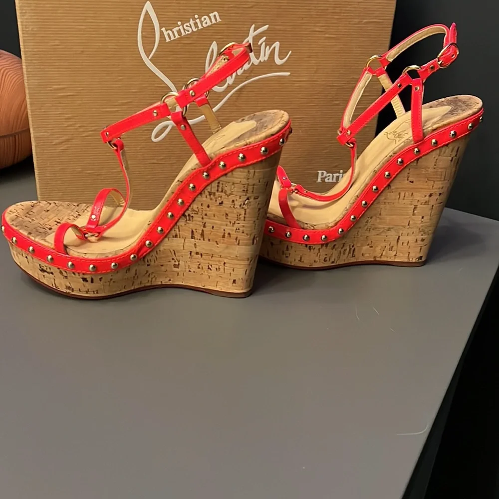 Christian Louboutin wedges - Picture 4 of 8